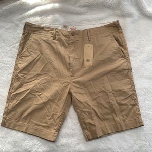 Levi 502 Chino Shorts - Tan